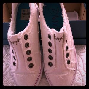 Slip on white canvas shoes